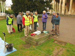 Judie Hodsdon briefing volunteers